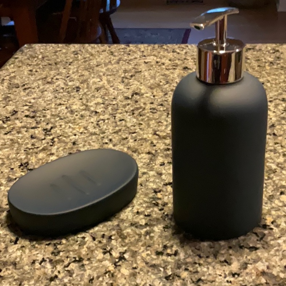 Ceramic soap dish and soap pump